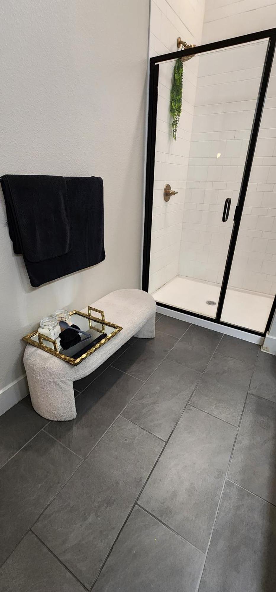 Brand New 2 Bedroom Hidden Gem Steps From Nightlife * Dallas