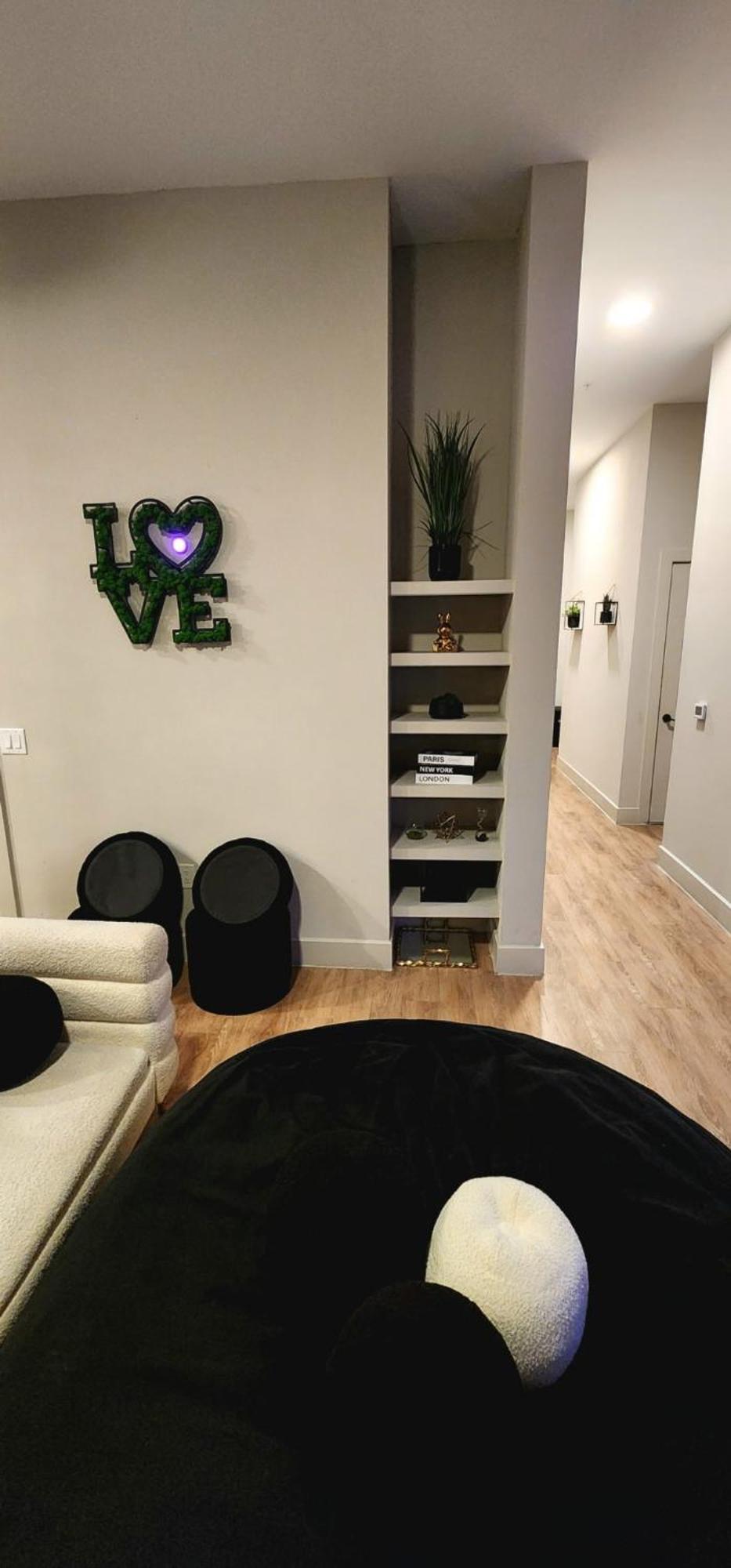 Brand New 2 Bedroom Hidden Gem Steps From Nightlife * Dallas