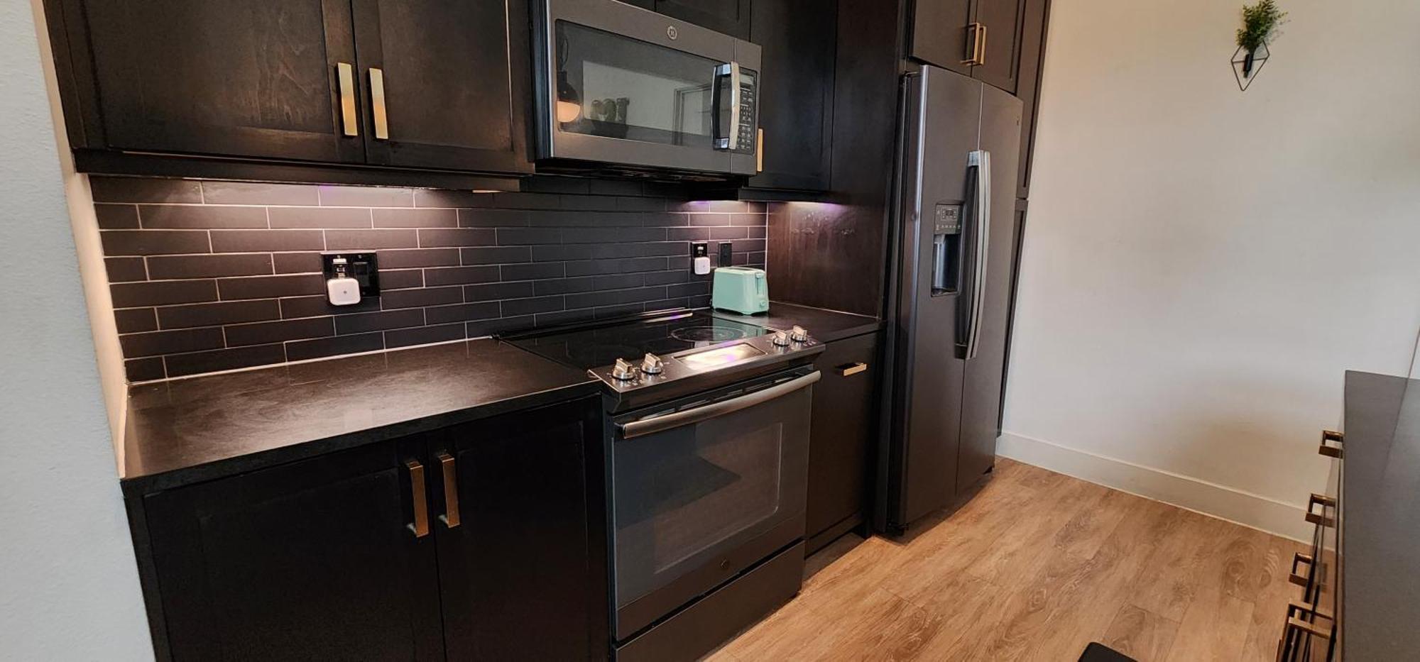 Apartment Brand New 2 Bedroom Hidden Gem Steps From Nightlife