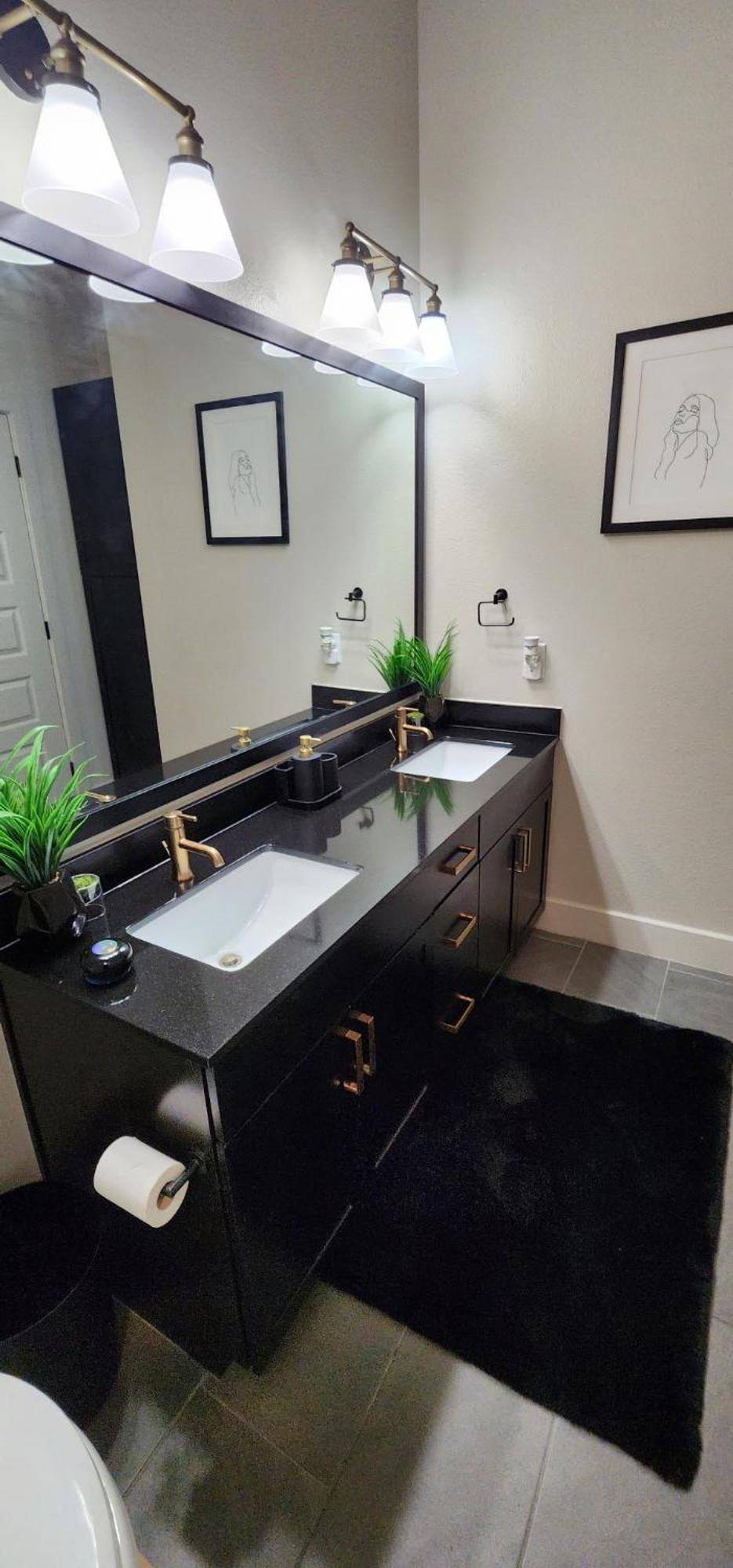 Brand New 2 Bedroom Hidden Gem Steps From Nightlife Dallas