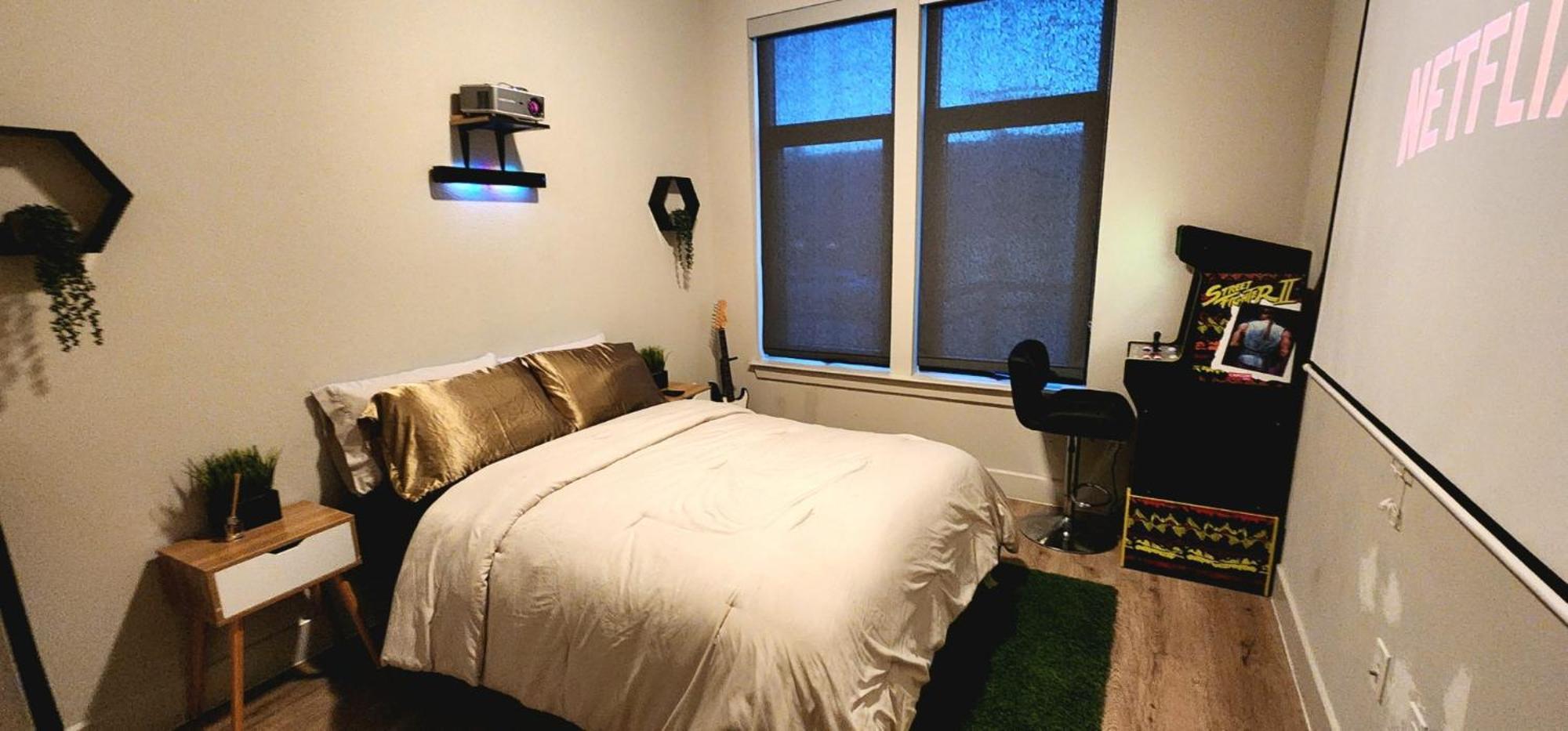Apartment Brand New 2 Bedroom Hidden Gem Steps From Nightlife *