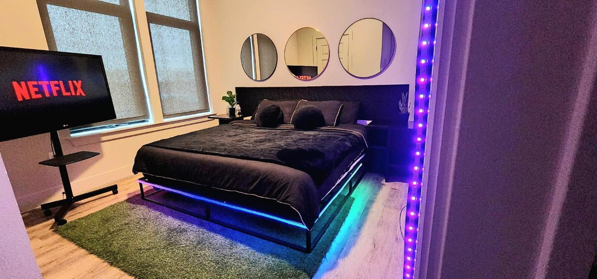 Apartment Brand New 2 Bedroom Hidden Gem Steps From Nightlife *